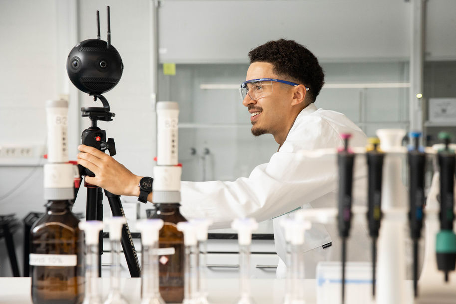 Interactive Virtual Labs Expand Access and Language Support in Science Education