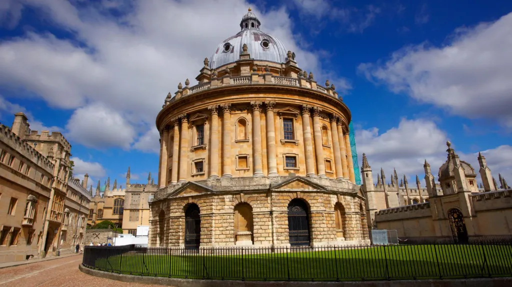Oxford and Cambridge Receive £6.25 Million Each to Boost STEM Outreach for Disadvantaged Students