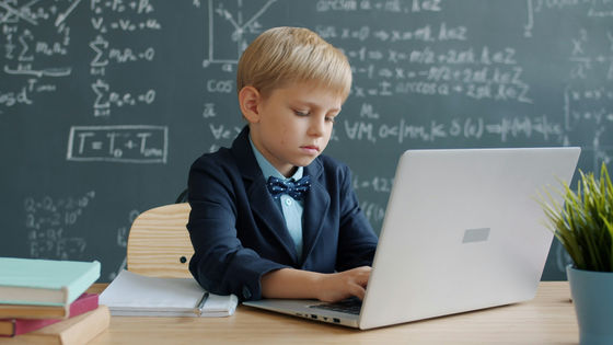 Survey – Students in England are losing thinking skills because of AI