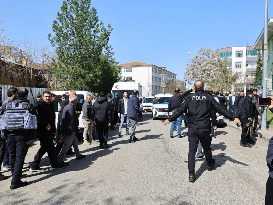 Former student injures 16 students in Türkiye school shooting