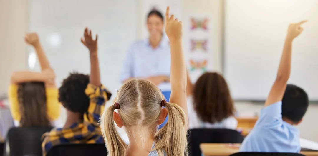 Number of teachers in England’s state schools continues to decline