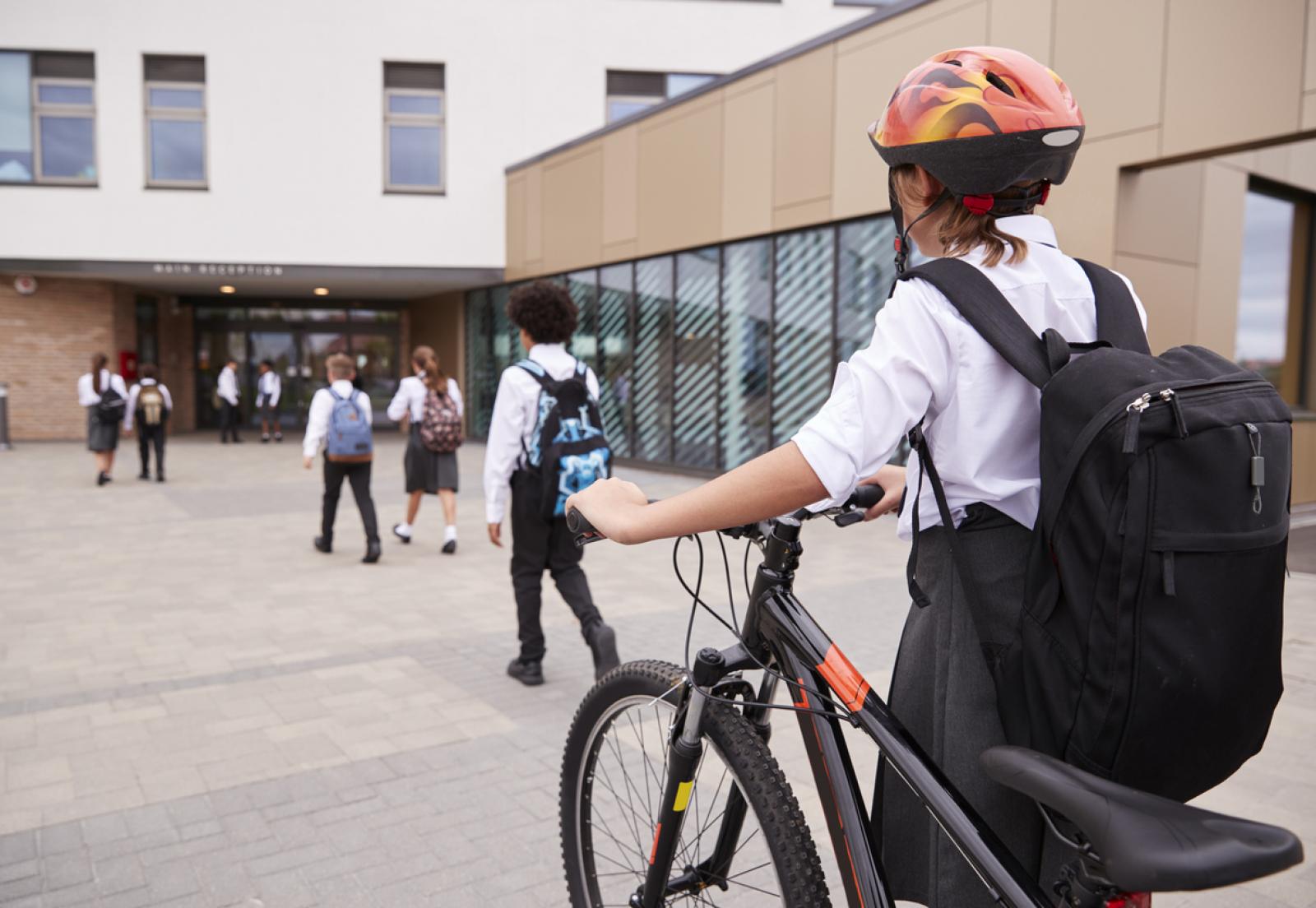 UK unveils major plan to boost walking and cycling to school